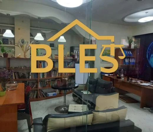 Tirane, shitet bar-kafe Kati 0, 96 m² 250.000 € (Rruga Vasil Tromara)