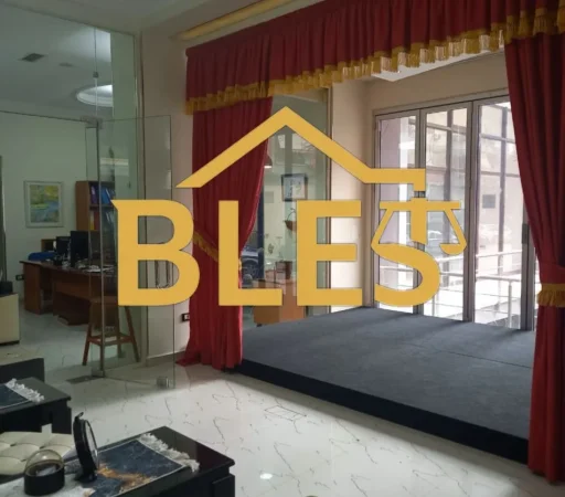 Tirane, shitet bar-kafe Kati 0, 96 m² 250.000 € (Rruga Vasil Tromara)