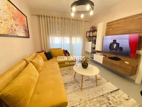 Tirane, jepet me qera apartament 1+1 Kati 7, 70 m² 800€/muaj (Stadiumi Dinamo)