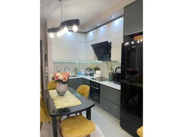 Tirane, jepet me qera apartament 1+1 Kati 7, 70 m² 800€/muaj (Stadiumi Dinamo)