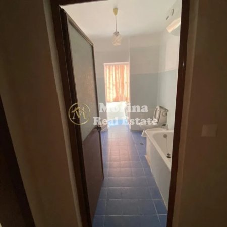Tirane, jepet me qera apartament 2+1 Kati 5, 100 m² 650 € (Rruga Elbasanit, Ambasada Amerikane)