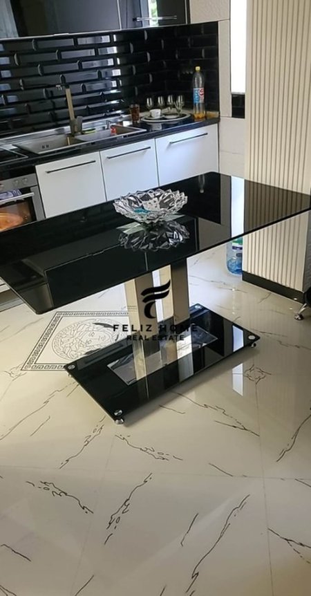 Tirane, jepet me qera apartament 1+1 Kati 1, 74 m² 500 € (FERIT XHAJKO)