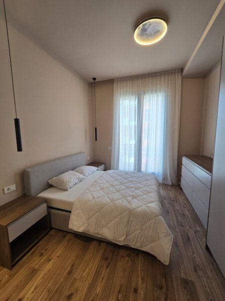 Tirane, jepet me qera apartament 2+1 Kati 5, 128 m² 1.200 € (kompleksi delijorgji)