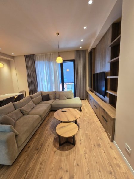 Tirane, jepet me qera apartament 2+1 Kati 5, 128 m² 1.200 € (kompleksi delijorgji)