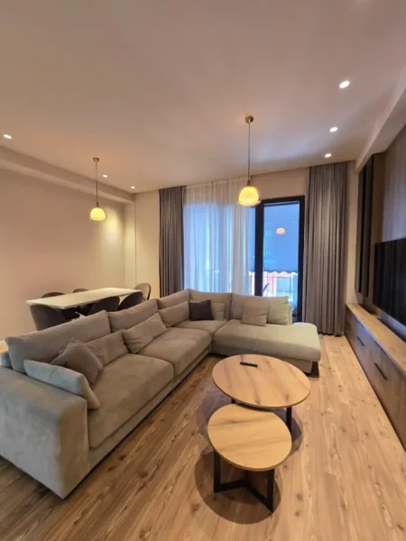 Tirane, jepet me qera apartament 2+1 Kati 5, 128 m² 1.200 € (kompleksi delijorgji)