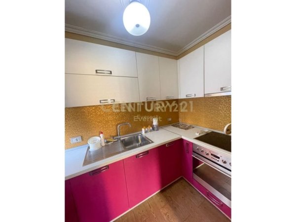 Tirane, jap me qera apartament 1+1 , 400€ (Shkolla Bashkuar)