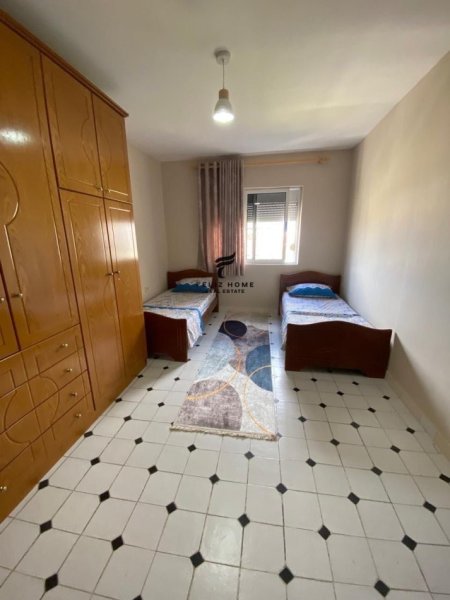 Tirane, jepet me qera apartament 2+1 Kati 5, 100 m² 650 € (AMBASADA AMERIKANE)