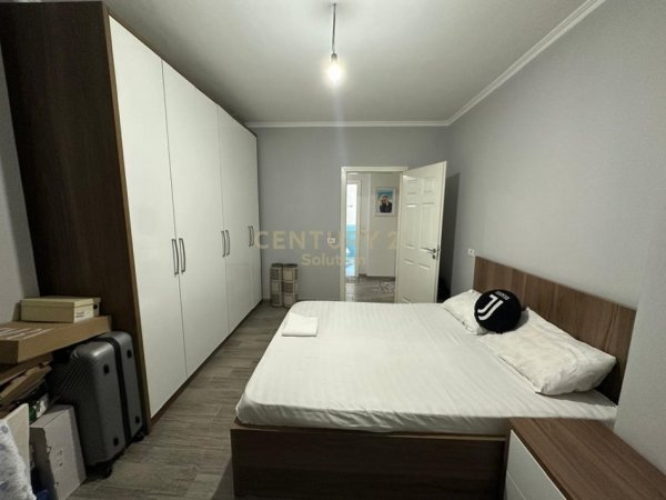 Tirane, jap me qera apartament 1+1 Kati 1, 500 € (Spitali Amerikan 2)