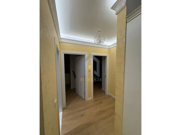 Tirane, jap me qera apartament 2+1+Ballkon Kati 4, 115 m² 900 € (Farke Kompleksi Lake Land)