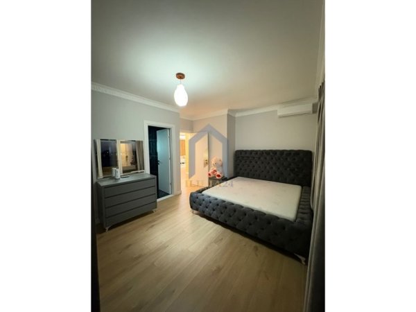 Tirane, jap me qera apartament 2+1+Ballkon Kati 4, 115 m² 900 € (Farke Kompleksi Lake Land)