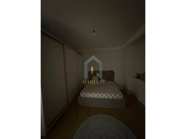 Tirane, jap me qera apartament 2+1+Ballkon Kati 4, 115 m² 900 € (Farke Kompleksi Lake Land)