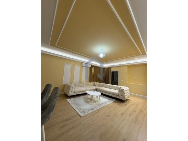 Tirane, jap me qera apartament 2+1+Ballkon Kati 4, 115 m² 900 € (Farke Kompleksi Lake Land)