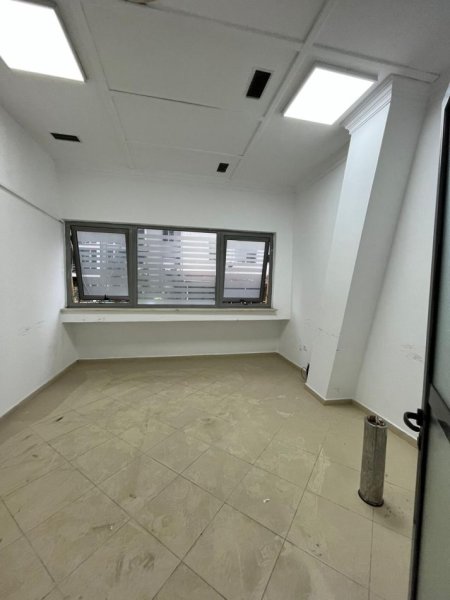 Tirane, jepet me qera Kati 3, 165 m² 1.700 € 