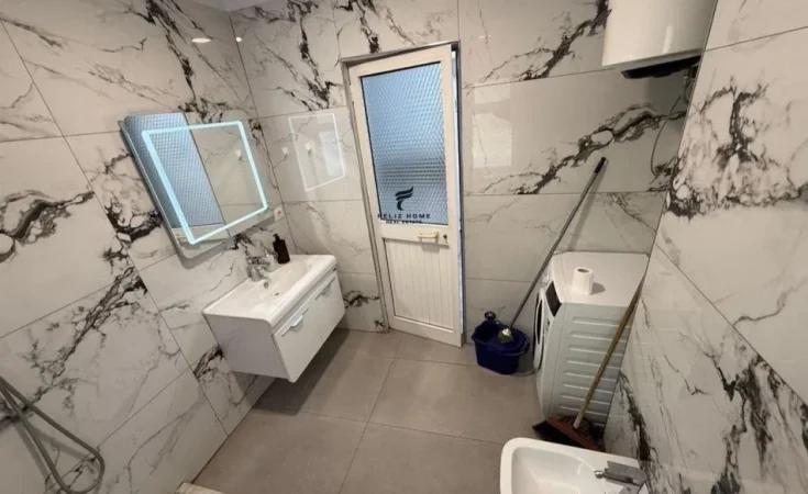 Shqiperi, jepet me qera apartament 1+1 Kati 3, 65 m² 520 € (SELITE)