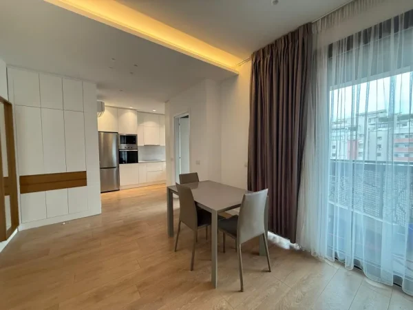 Tirane, jepet me qera apartament duplex Dublex Kati 7, 150 m² 1.500 € (Rruga Barrikadave)