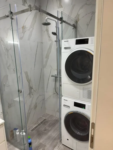 Tirane, jepet me qera apartament duplex Dublex Kati 7, 150 m² 1.500 € (Rruga Barrikadave)