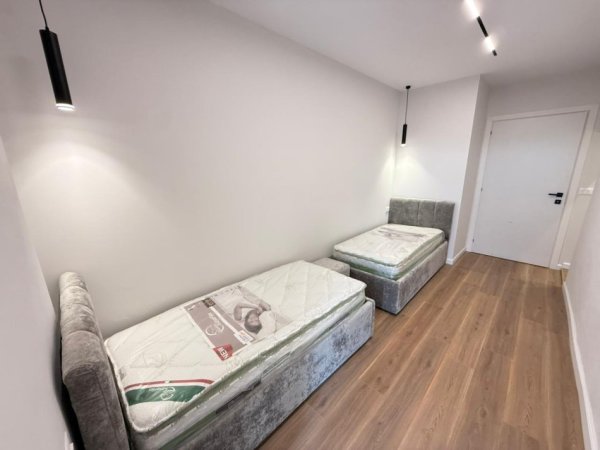 Tirane, jepet me qera apartament 2+1 Kati 5, 80 m² 125.000 € 