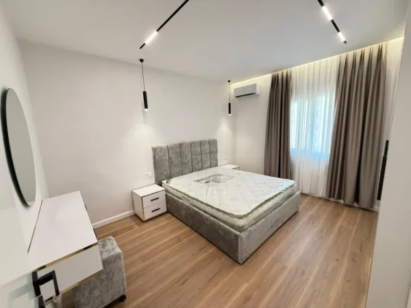 Tirane, jepet me qera apartament 2+1 Kati 5, 80 m² 125.000 € 