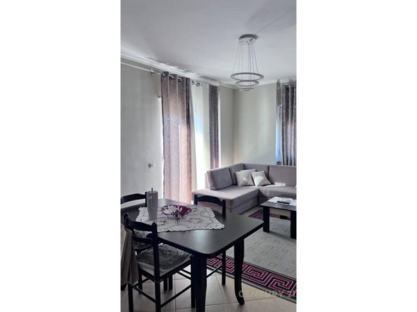 Tirane, jap me qera apartament 1+1 Kati 4, 75 m² 500 € (Kodra e Diellit)