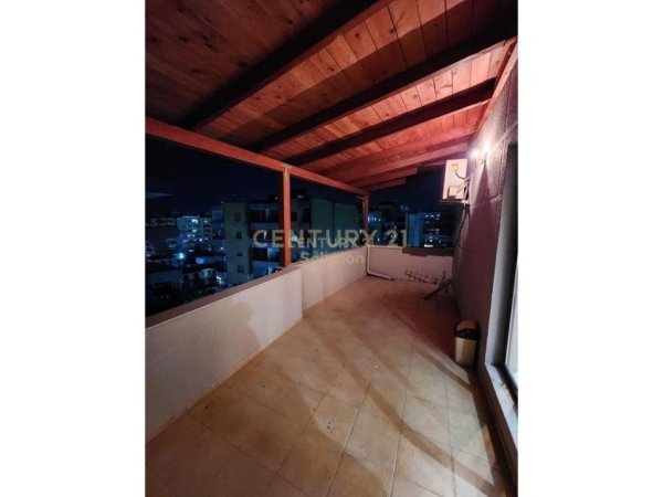 Tirane, jap me qera apartament 1+1 Kati 7, 65 m² 500 € (Astir)