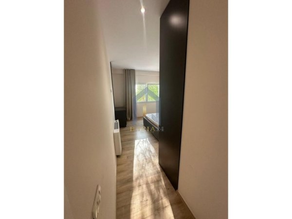 Tirane, jap me qera apartament 3+1+Aneks+Ballkon Kati 4, 160 m² 1.000 € (Farke Kompleksi Lake Land)