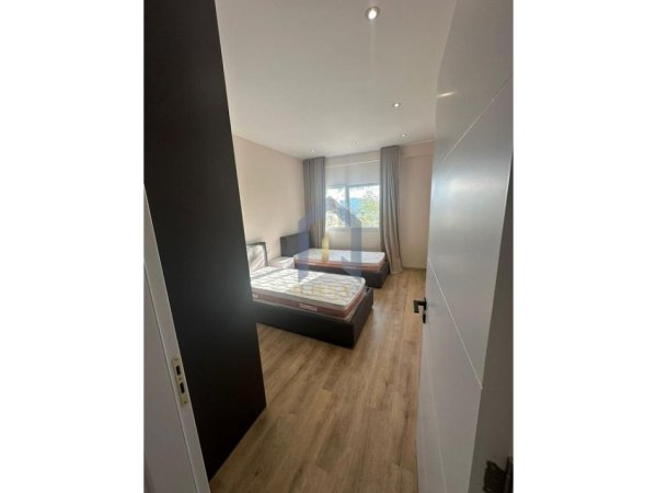 Tirane, jap me qera apartament 3+1+Aneks+Ballkon Kati 4, 160 m² 1.000 € (Farke Kompleksi Lake Land)