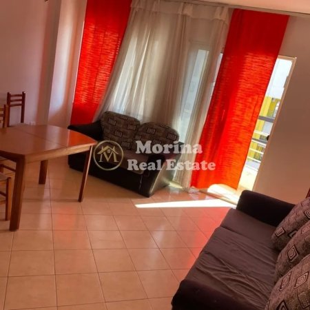 Tirane, jepet me qera apartament 1+1+Ballkon Kati 8, 45 m² 300 € (Yzberisht)