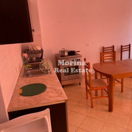 Tirane, jepet me qera apartament 1+1+Ballkon Kati 8, 45 m² 300 € (Yzberisht)