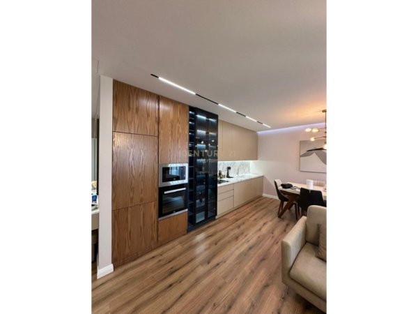 Tirane, jepet me qera apartament 3+1+Aneks Kati 11, 120 m² 1.200 € 