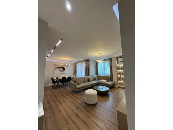 Tirane, jepet me qera apartament 3+1+Aneks Kati 11, 120 m² 1.200 € 