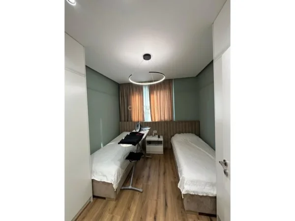Tirane, jepet me qera apartament 3+1+Aneks Kati 11, 120 m² 1.200 € 