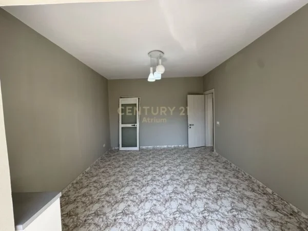 Tirane, shes apartament 1+1+Ballkon Kati 3, 60 m² 115.000 € (Brryli)