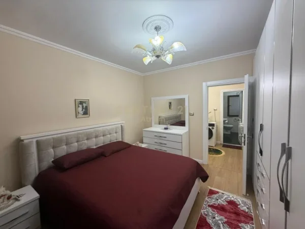 Tirane, shes apartament 1+1 Kati 3, 54 m² 110.000 € (Porcelan)