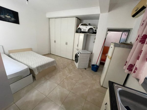 Shqiperi, jepet me qera apartament 1+1 Kati 4, 300 € 