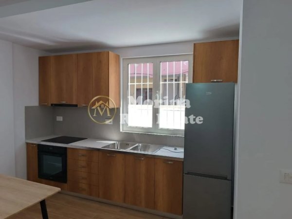 Tirane, jepet me qera apartament 1+1 Kati 1, 60 m² 400 € (Selite)