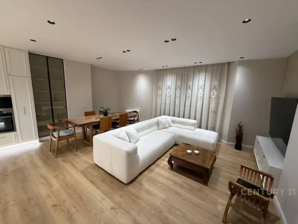 Tirane, jepet me qera apartament 2+1 Kati 4, 120 m² 1.500 € (Rruga e Kavajes)