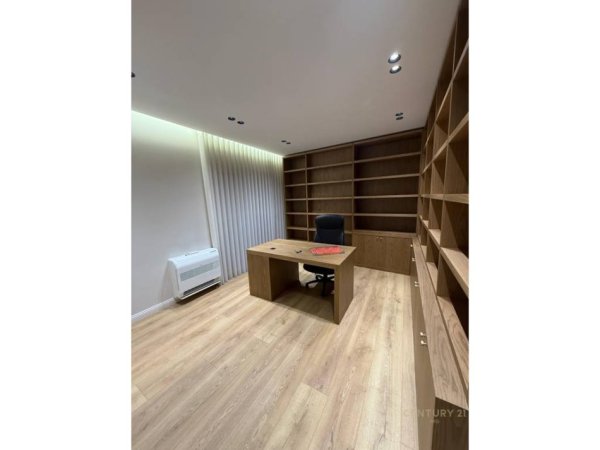 Tirane, jepet me qera apartament 2+1 Kati 4, 120 m² 1.500 € (Rruga e Kavajes)