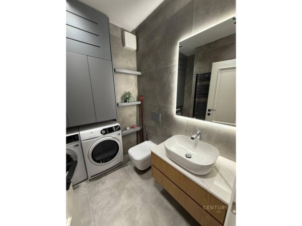 Tirane, jepet me qera apartament 2+1 Kati 4, 120 m² 1.500 € (Rruga e Kavajes)