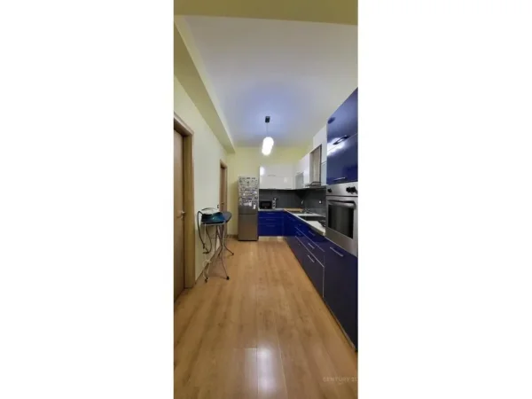 Tirane, jepet me qera apartament 2+1 Kati 2, 95 m² 1.000 € (Rruga e Kavajes)
