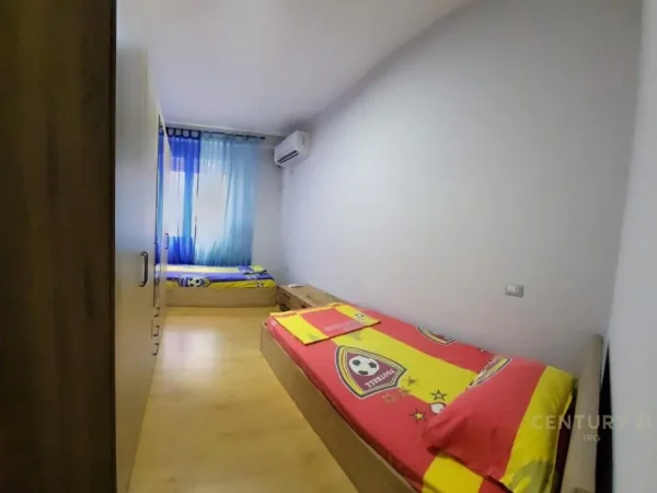 Tirane, jepet me qera apartament 2+1 Kati 2, 95 m² 1.000 € (Rruga e Kavajes)