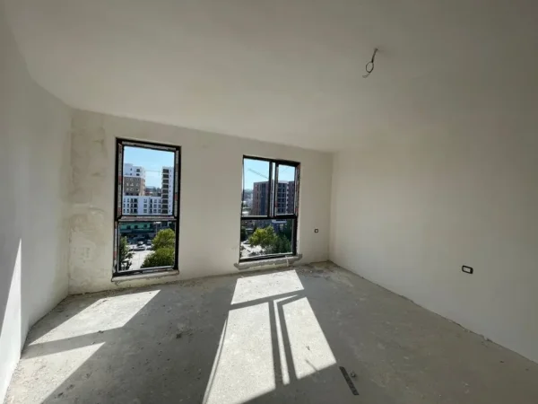 Tirane, shes apartament 1+1+Ballkon Kati 6, 83 m² 125.000 € (Ish fusha e avaicionit KOMPLEKSI TURDIU)