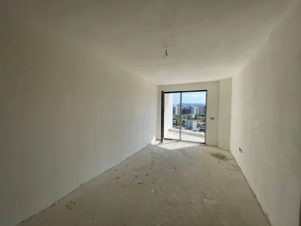 Tirane, shes apartament 1+1+Ballkon Kati 6, 83 m² 125.000 € (Ish fusha e avaicionit KOMPLEKSI TURDIU)