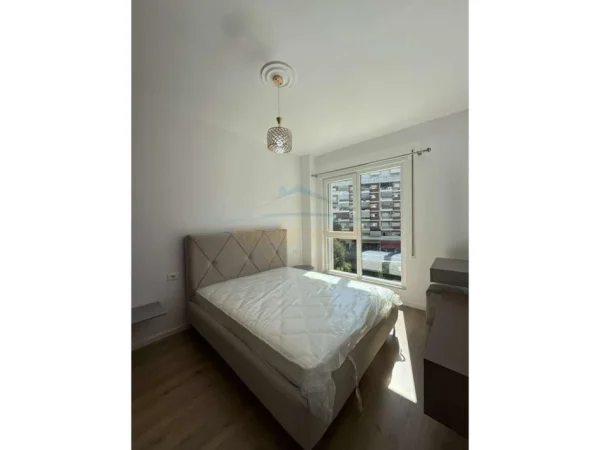 Tirane, jepet me qera apartament 1+1 Kati 3, 65 m² 600 €