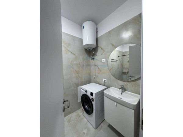 Tirane, jepet me qera apartament 1+1 Kati 3, 65 m² 600 €