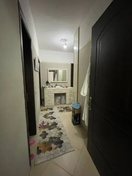 Tirane, jepet me qera apartament 2+1+Ballkon Kati 3, 106 m² 600 € (YZBERISHT)