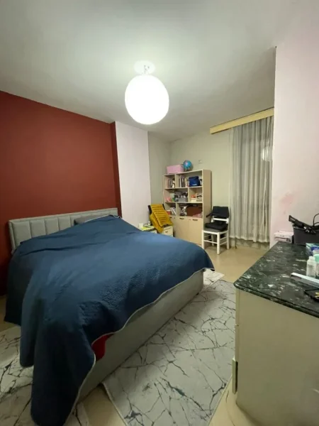 Tirane, jepet me qera apartament 2+1+Ballkon Kati 3, 106 m² 600 € (YZBERISHT)