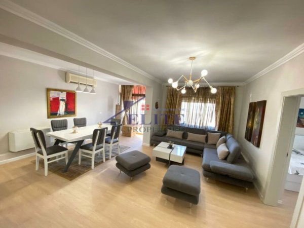 Tirane, jepet me qera apartament 3+1+Aneks Kati 5, 125 m² 1.200 € 