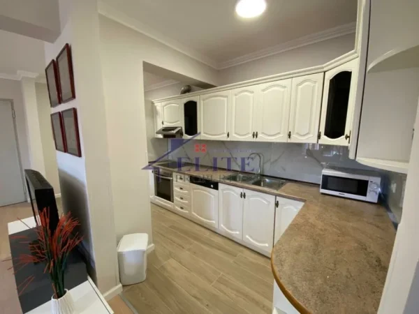 Tirane, jepet me qera apartament 3+1+Aneks Kati 5, 125 m² 1.200 € 