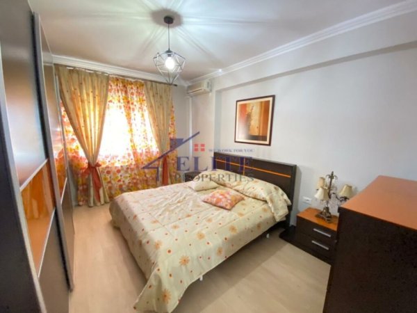 Tirane, jepet me qera apartament 3+1+Aneks Kati 5, 125 m² 1.200 € 