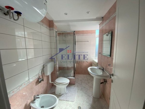 Tirane, jepet me qera apartament 3+1+Aneks Kati 5, 125 m² 1.200 € 